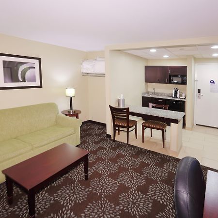 Holiday Inn Express Pittsburgh West - Greentree, An Ihg Hotel Crafton Exterior foto