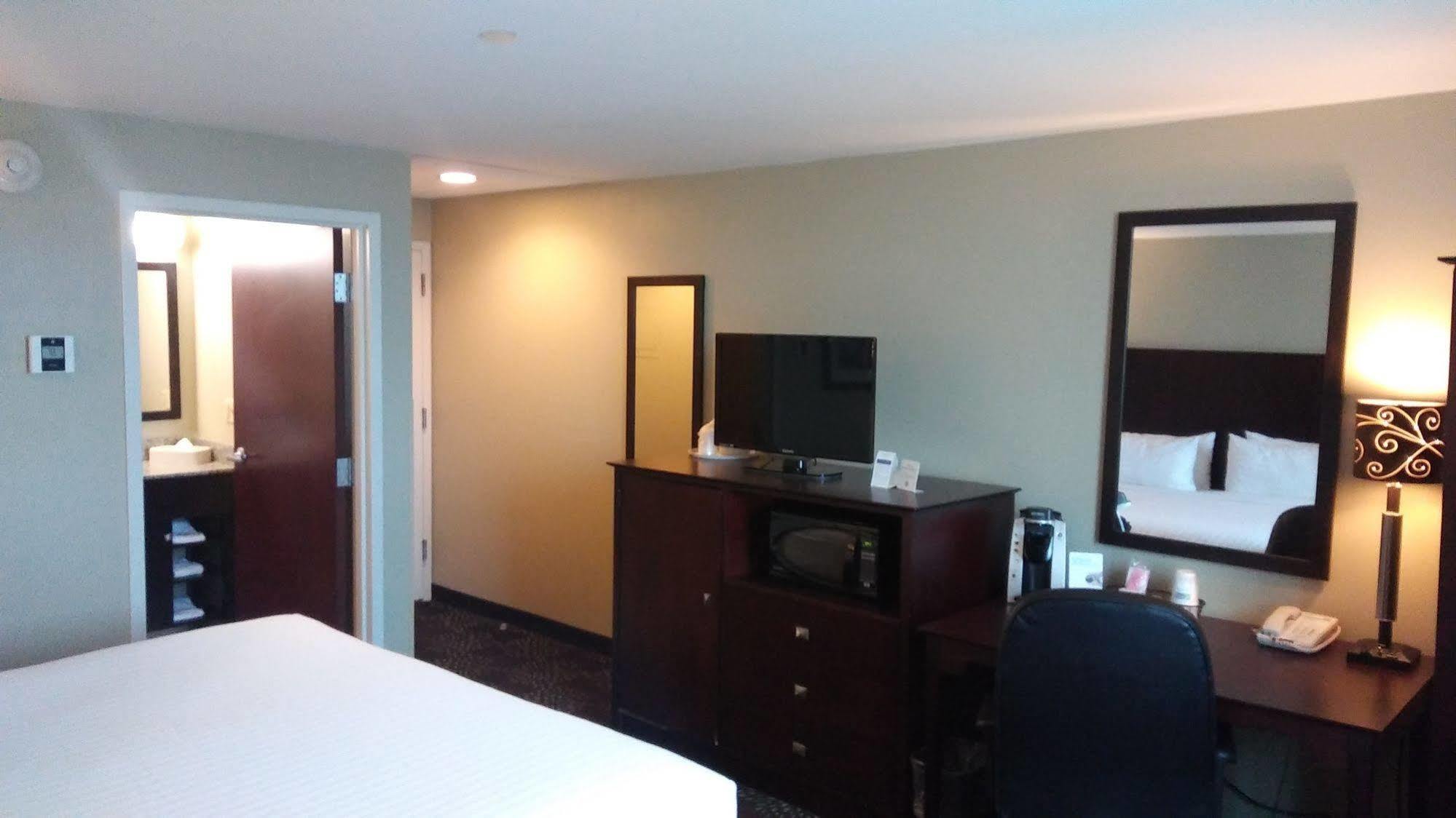 Holiday Inn Express Pittsburgh West - Greentree, An Ihg Hotel Crafton Exterior foto